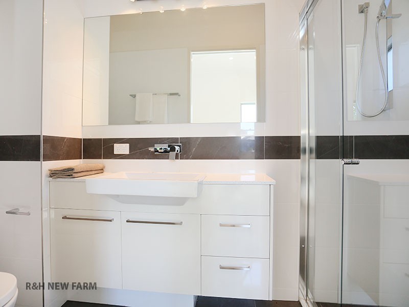 2/23 Burke Street, Coorparoo QLD 4151