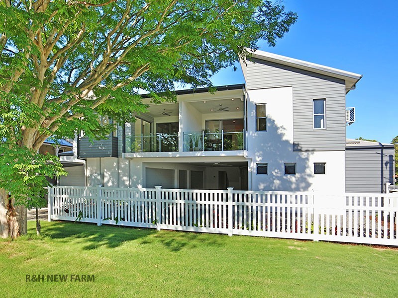 2/23 Burke Street, Coorparoo QLD 4151