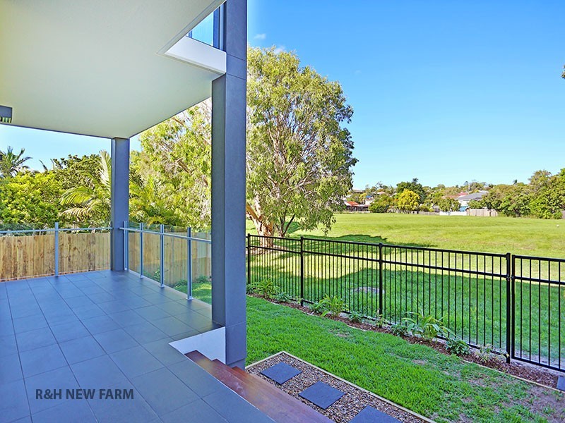 2/23 Burke Street, Coorparoo QLD 4151