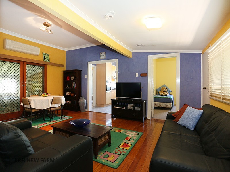 45 East Street, Camp Hill QLD 4152