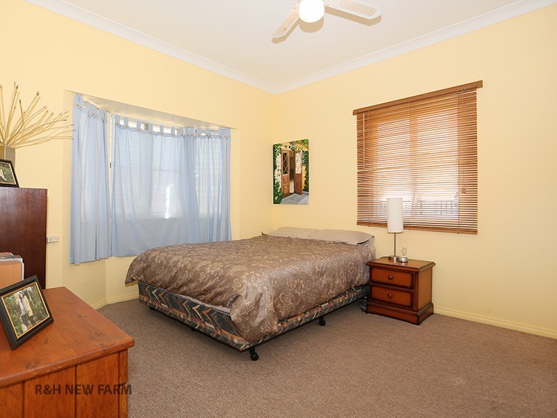 45 East Street, Camp Hill QLD 4152