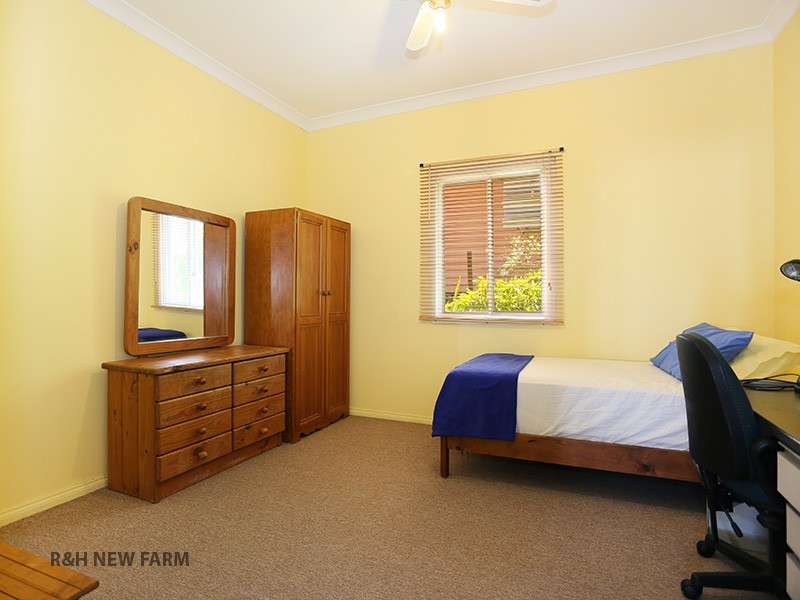45 East Street, Camp Hill QLD 4152