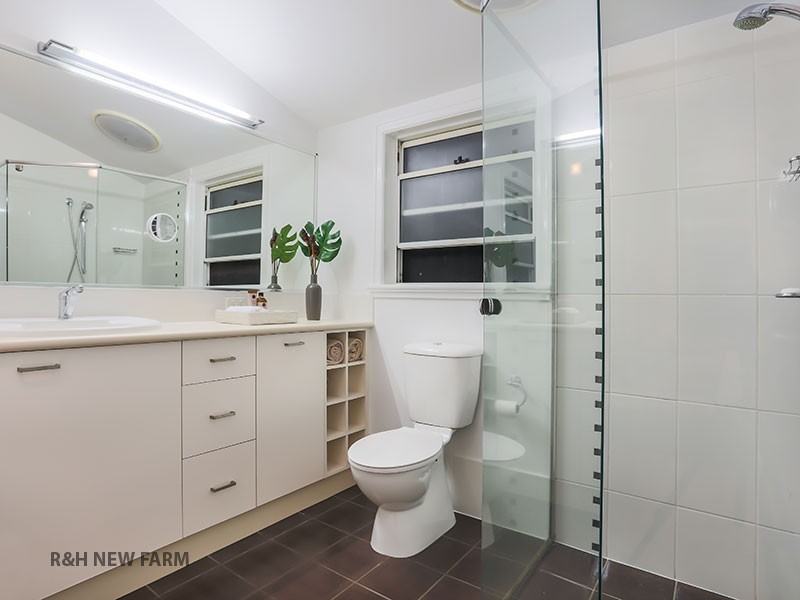 54 Christian Street, Clayfield QLD 4011