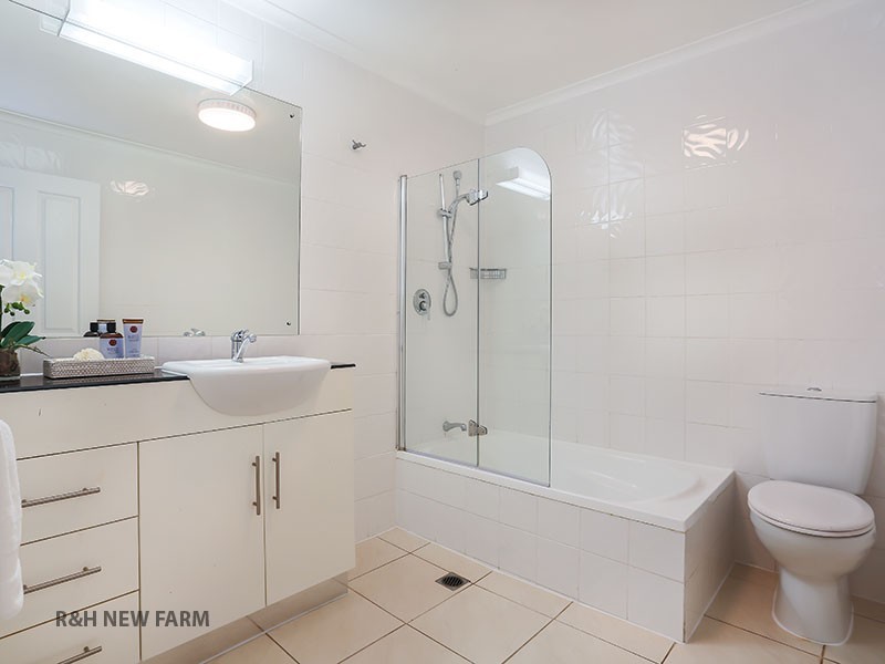 54 Christian Street, Clayfield QLD 4011