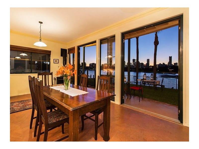 27 Laidlaw Parade, East Brisbane QLD 4169