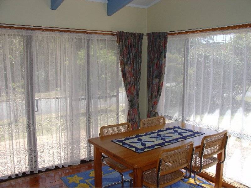 1 South Street, Lake Tabourie NSW 2539