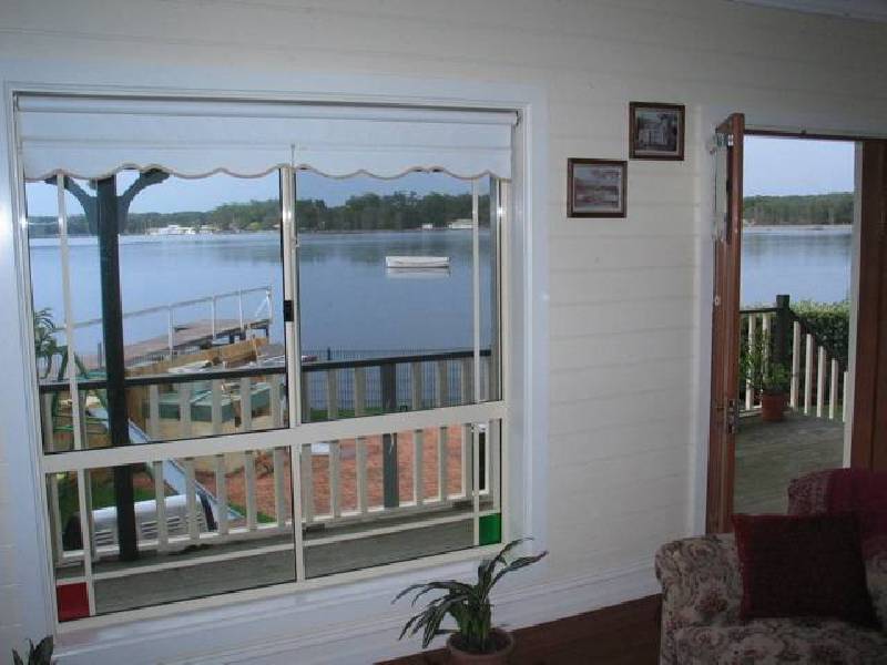 2 Kendall Crescent, Burrill Lake NSW 2539