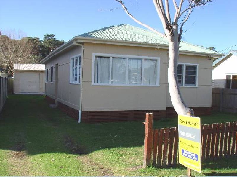 17 Federal Avenue, Burrill Lake NSW 2539