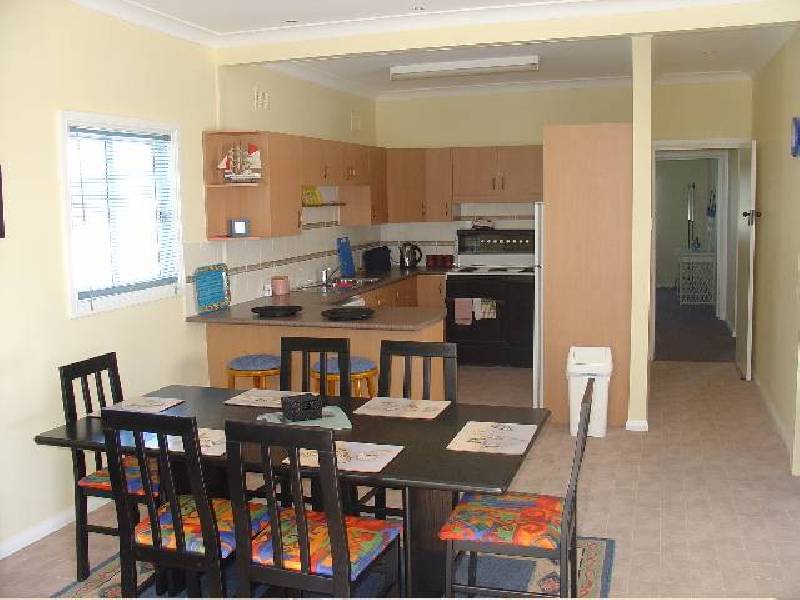 17 Federal Avenue, Burrill Lake NSW 2539