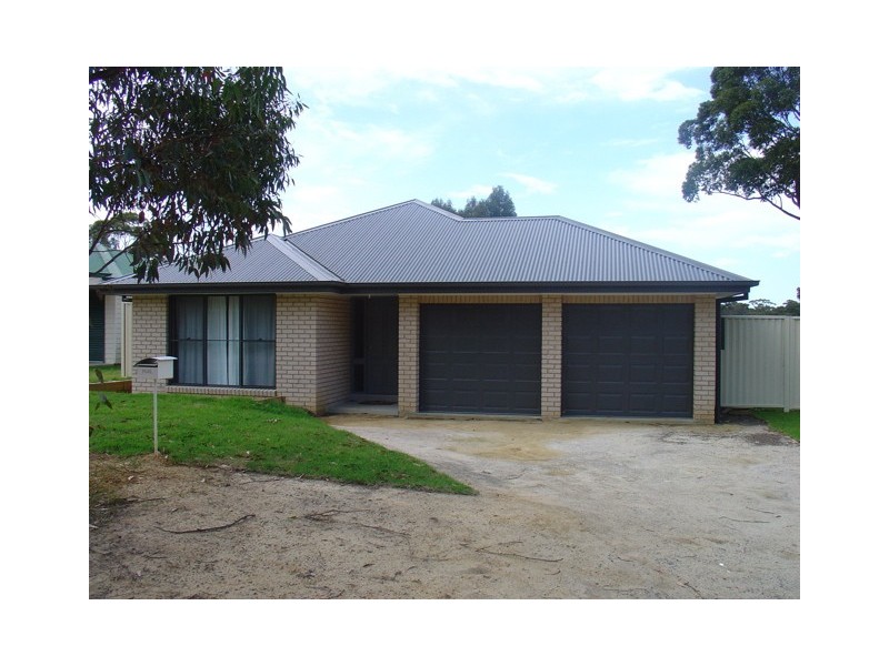 8 Mercury Drive, Lake Tabourie NSW 2539