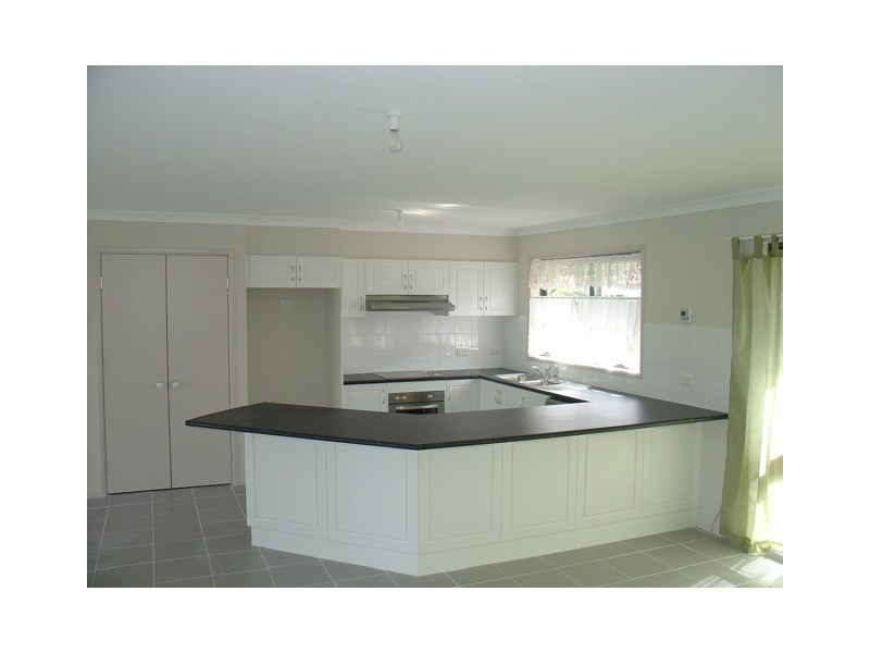 8 Mercury Drive, Lake Tabourie NSW 2539