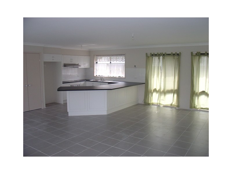 8 Mercury Drive, Lake Tabourie NSW 2539