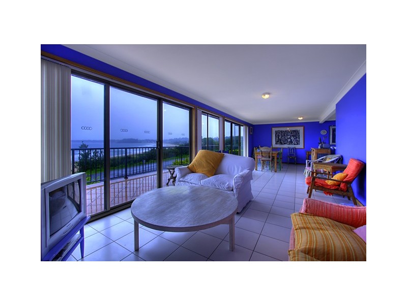6 Beach Road, Mollymook NSW 2539