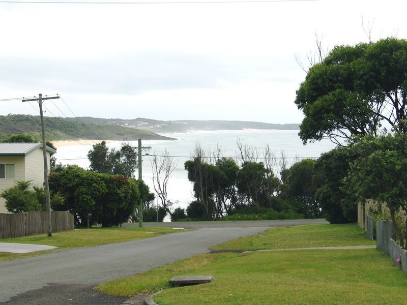 17 Highview Drive, Dolphin Point NSW 2539