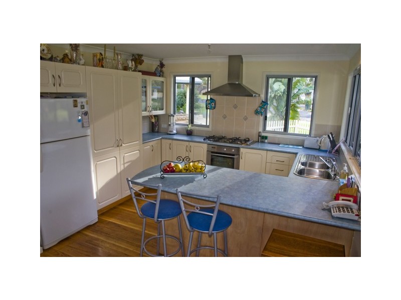 23 James Crescent, Kings Point NSW 2539