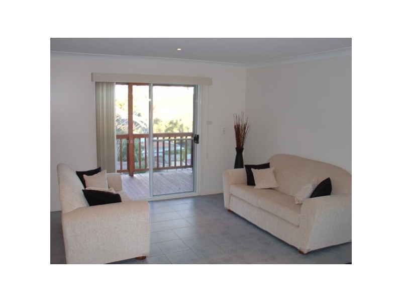 64 Cornfield Parade, Fishermans Paradise NSW 2539