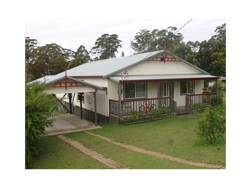 10 Cornfield Parade, Fishermans Paradise NSW 2539