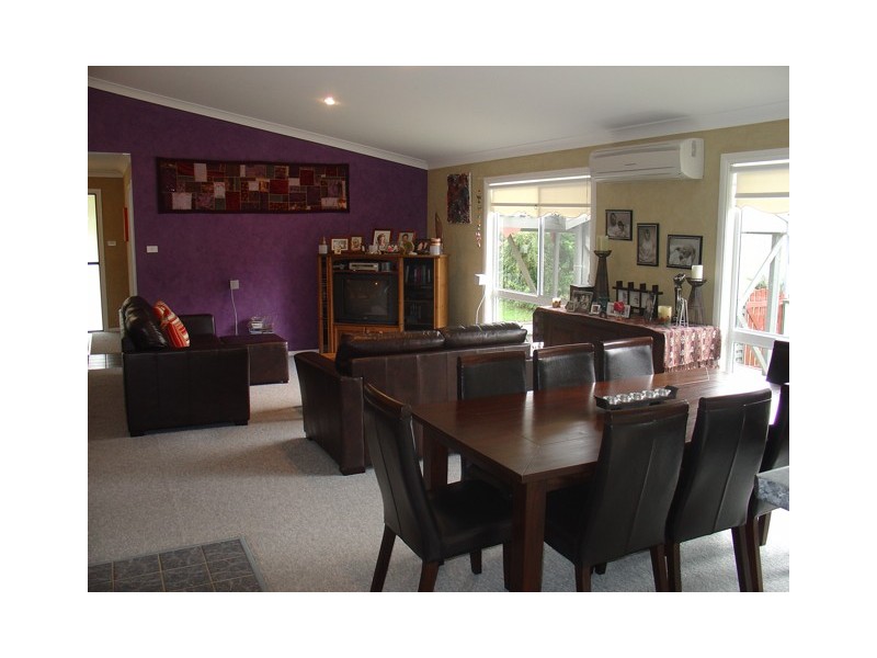 10 Cornfield Parade, Fishermans Paradise NSW 2539