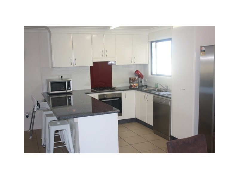 14 ROBERTSON STREET, Roma QLD 4455