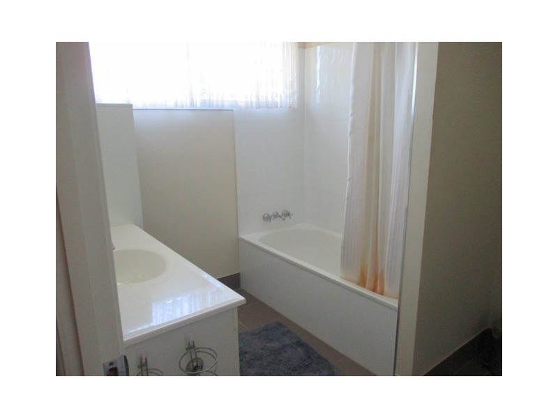 1 NUSS STREET, Roma QLD 4455