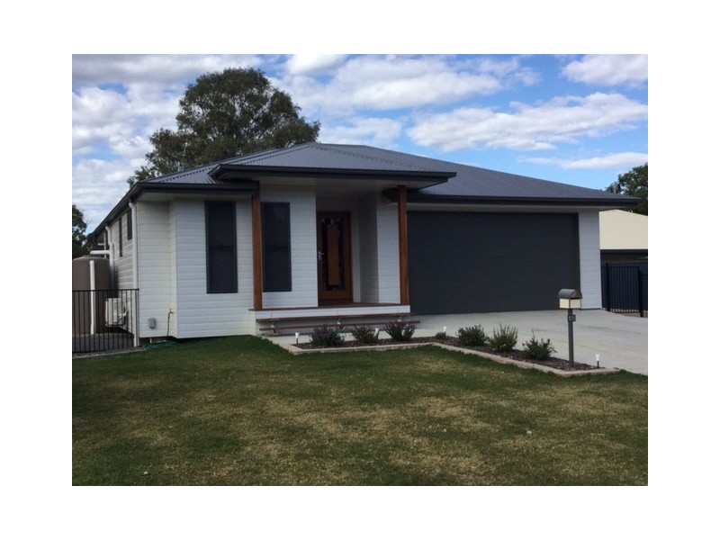 20 Wright Street, Roma QLD 4455