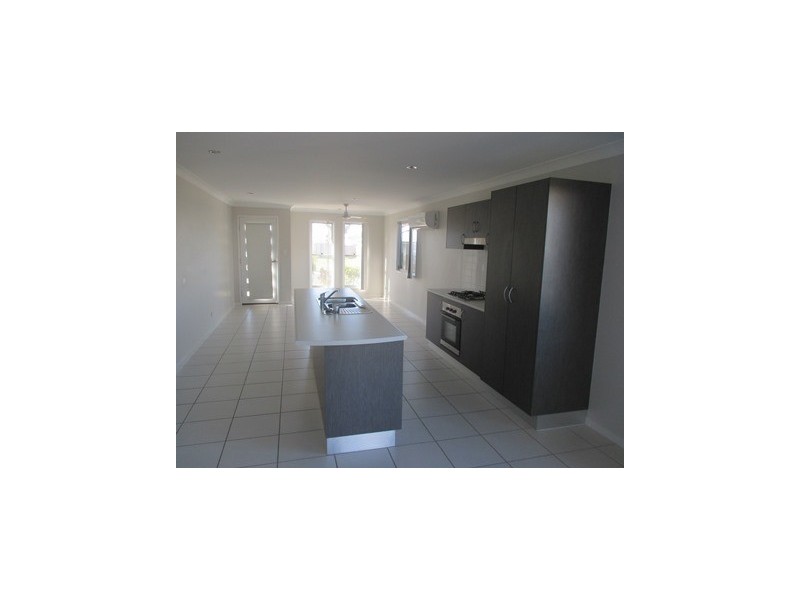 14a/b Lomandra Avenue, Roma QLD 4455