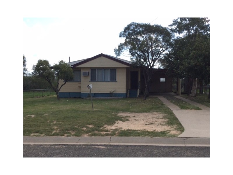 27 Downs Street, Roma QLD 4455