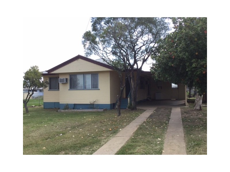 27 Downs Street, Roma QLD 4455