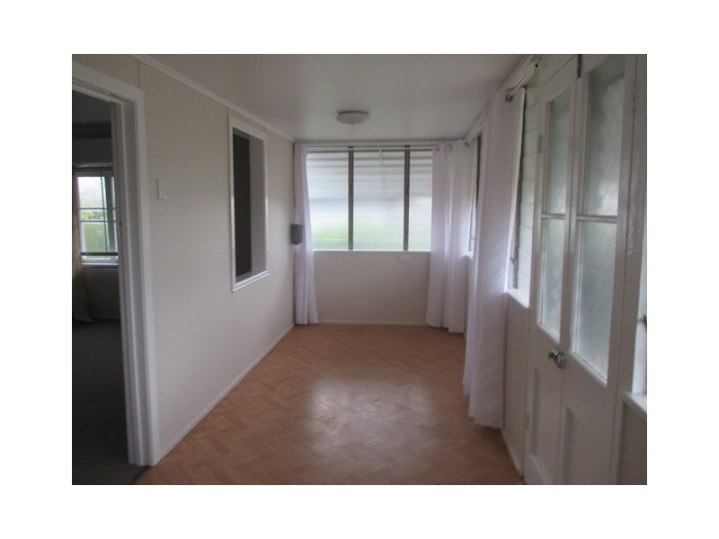 8 Queen Street, Roma QLD 4455