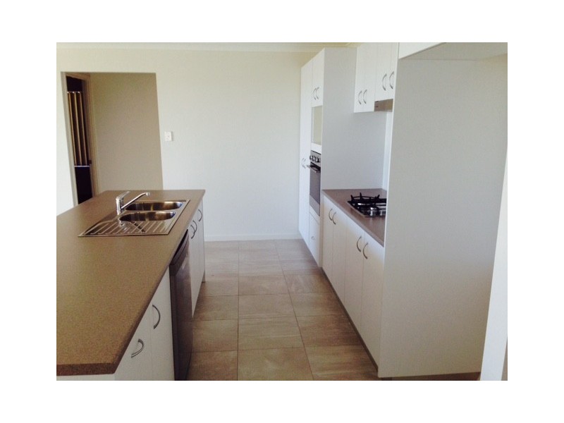 5 Wheeler Drive, Roma QLD 4455