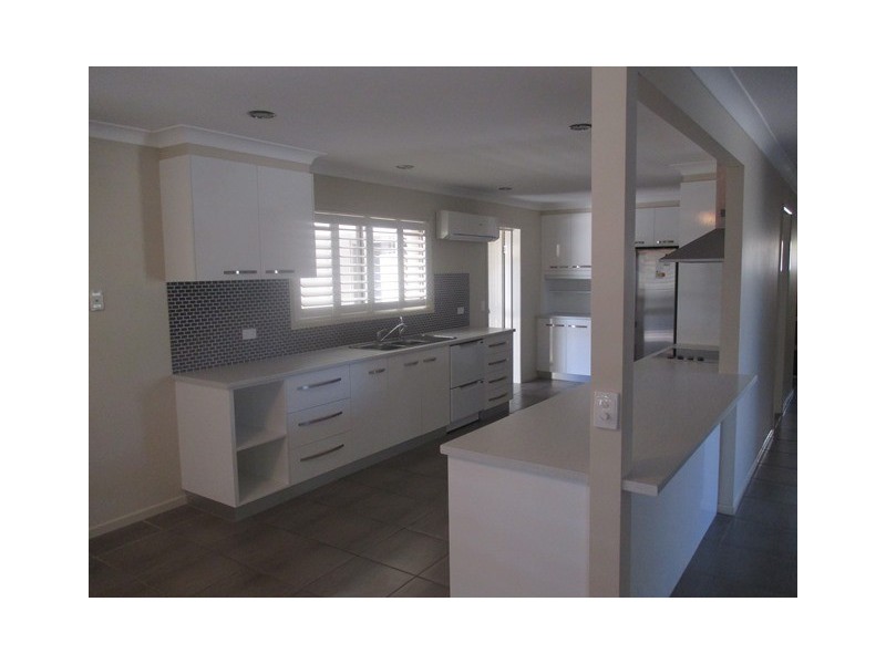 2c BORLAND STREET, Roma QLD 4455