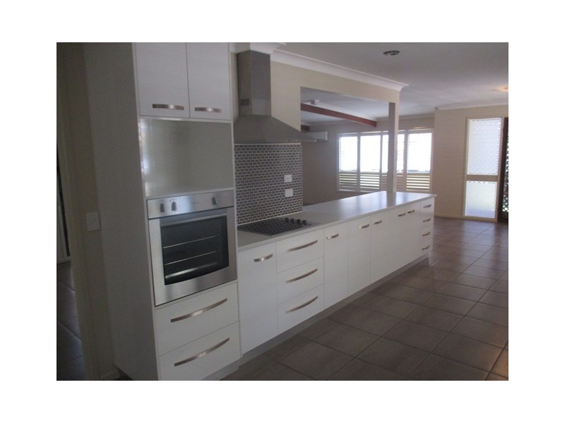 2c BORLAND STREET, Roma QLD 4455