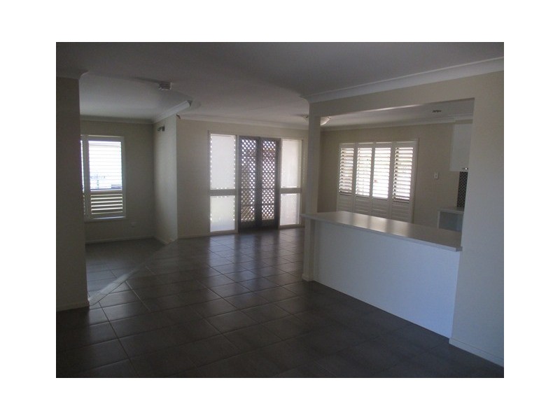 2c BORLAND STREET, Roma QLD 4455