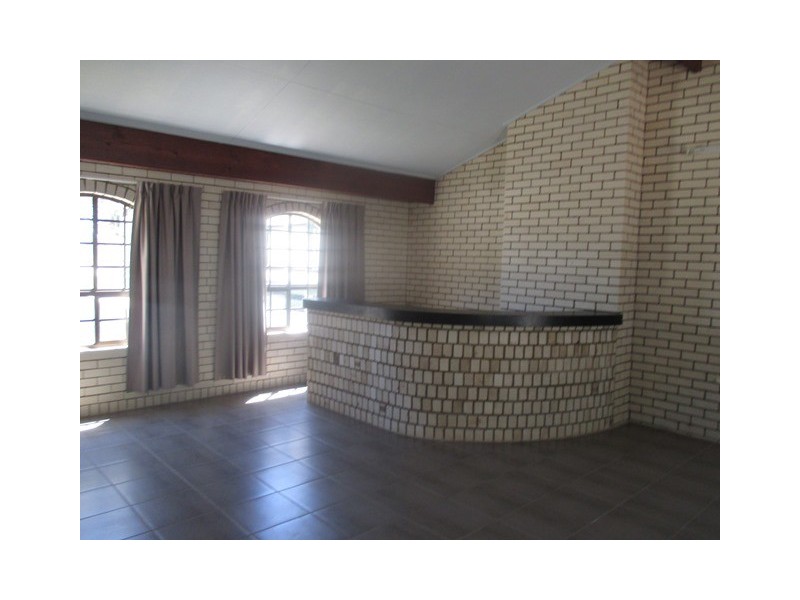 2c BORLAND STREET, Roma QLD 4455