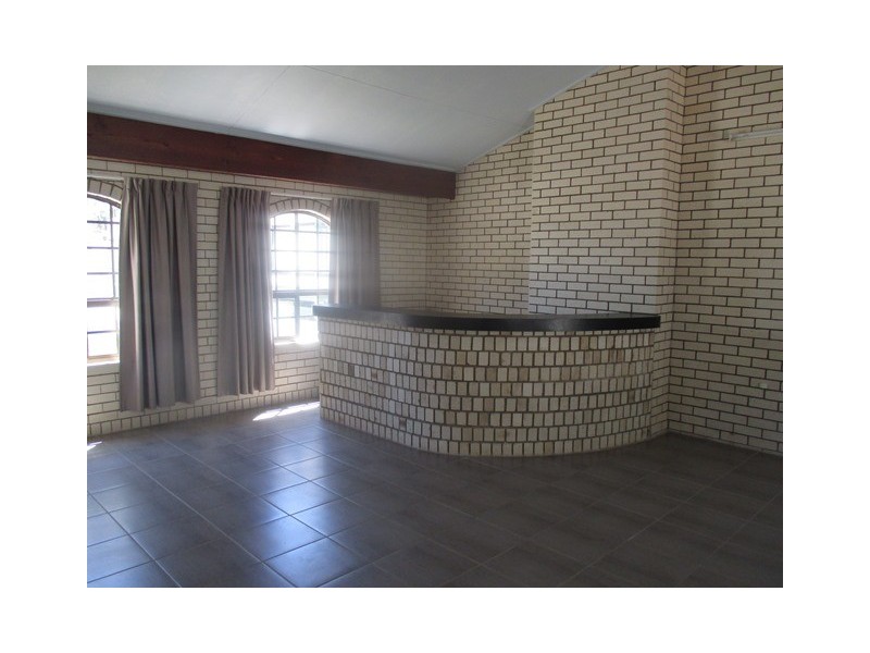 2c BORLAND STREET, Roma QLD 4455