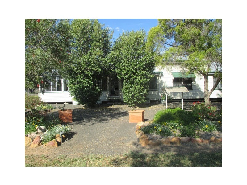 42 EDWARDES STREET, Roma QLD 4455