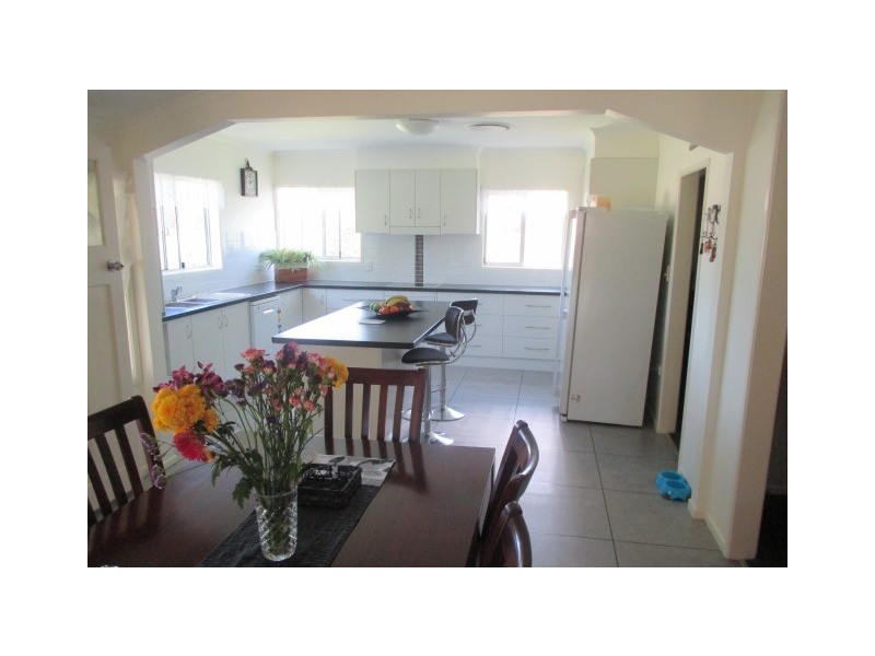 42 EDWARDES STREET, Roma QLD 4455