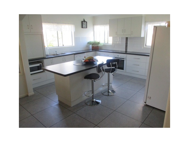 42 EDWARDES STREET, Roma QLD 4455