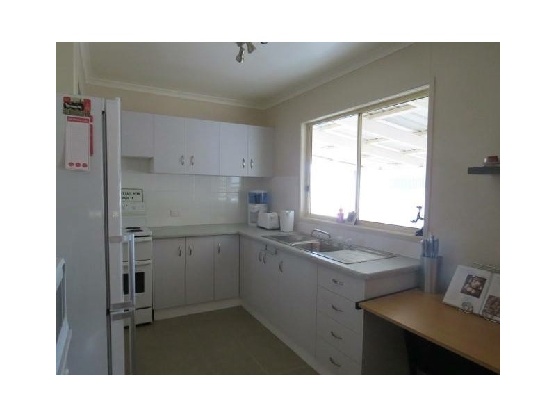 20 Alex Parade, Roma QLD 4455