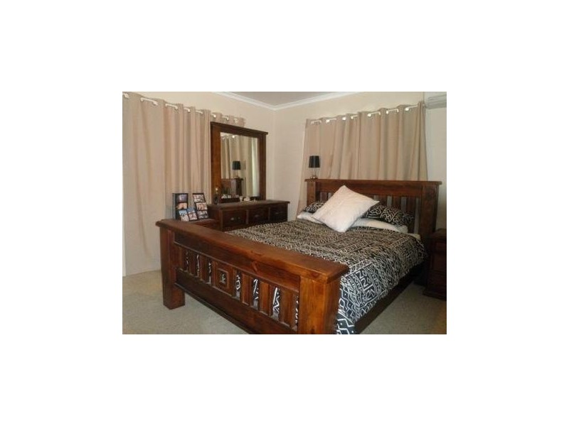 20 Alex Parade, Roma QLD 4455