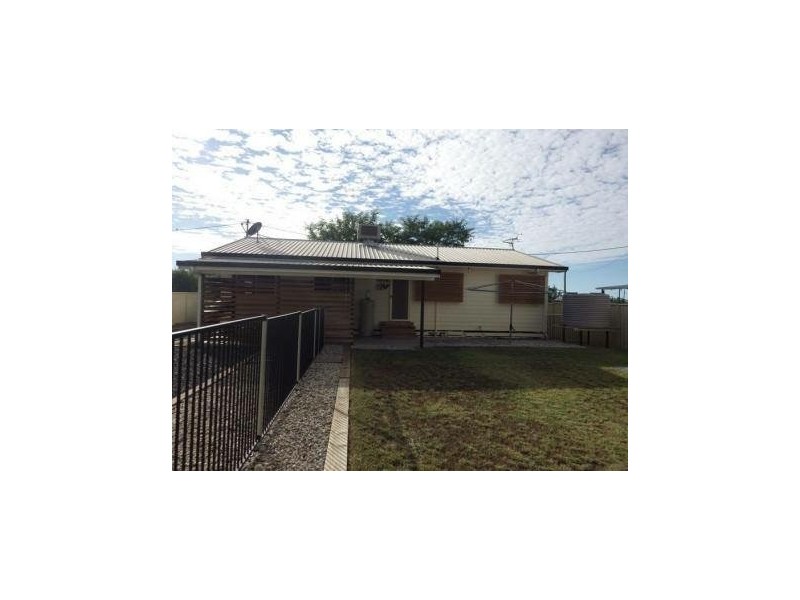 20 Alex Parade, Roma QLD 4455