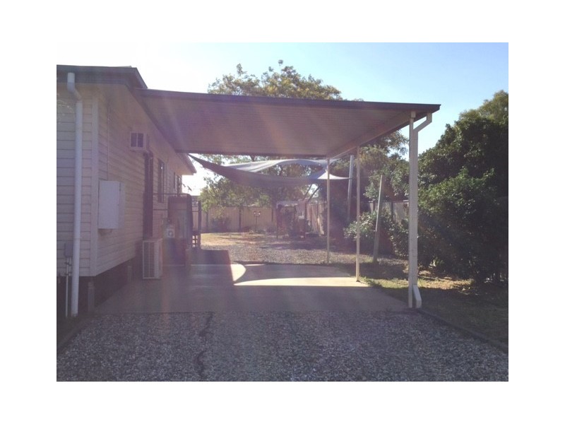 39 DOWNS STREET, Roma QLD 4455