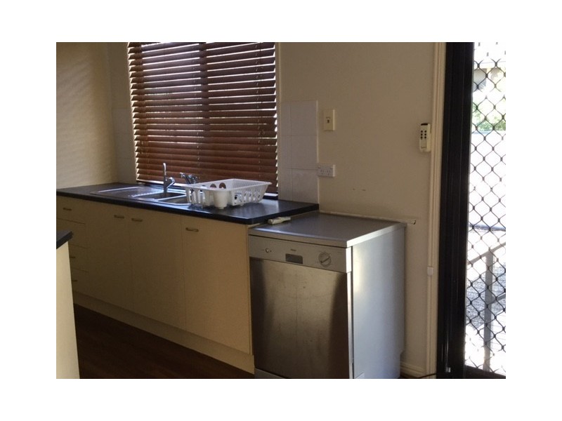 39 DOWNS STREET, Roma QLD 4455