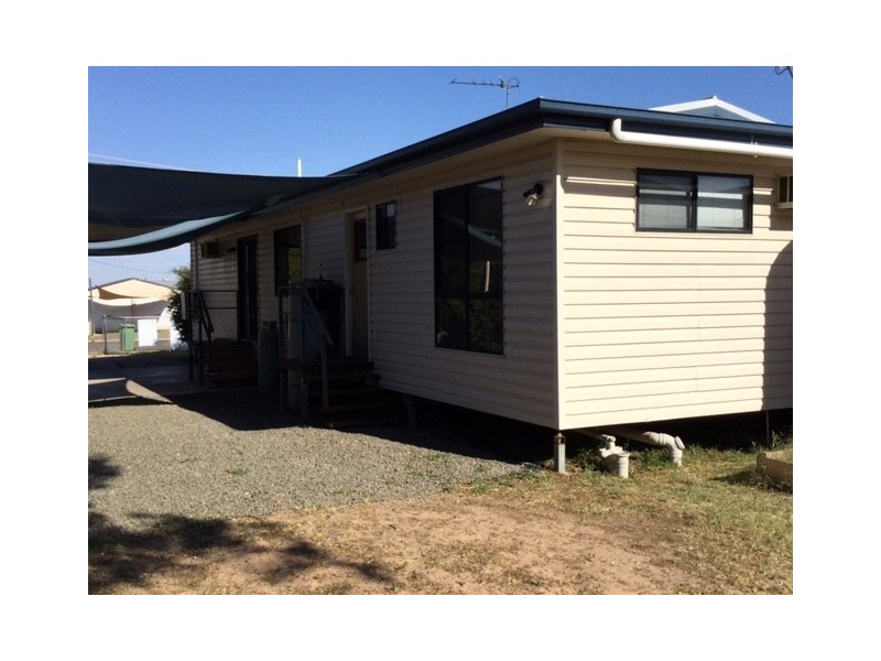 39 DOWNS STREET, Roma QLD 4455