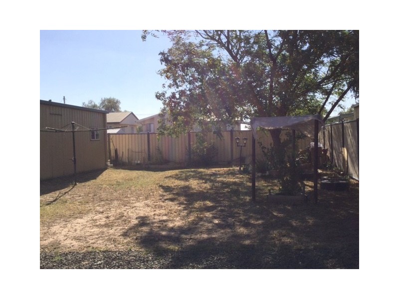 39 DOWNS STREET, Roma QLD 4455