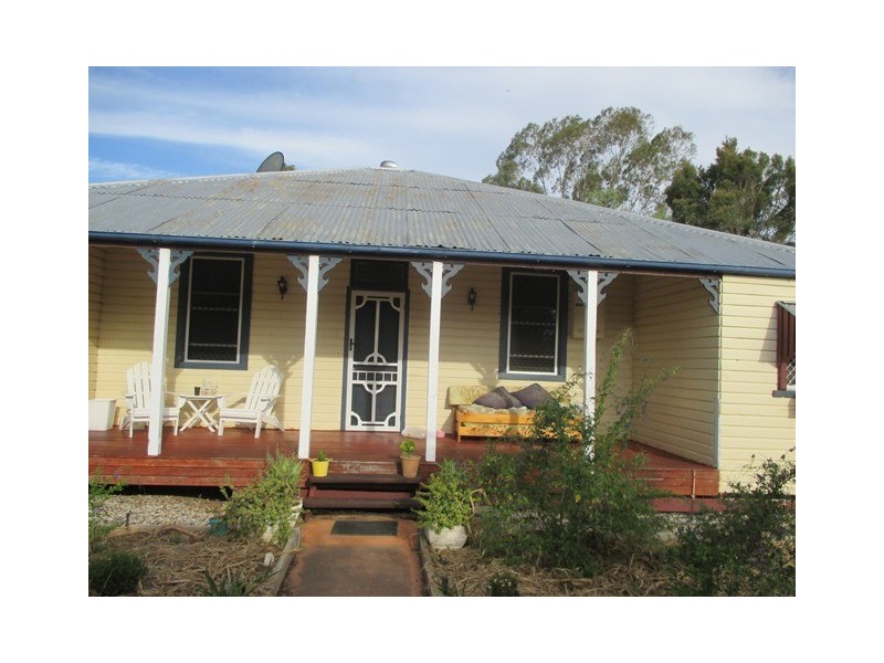 6 GREGORY STREET, Roma QLD 4455