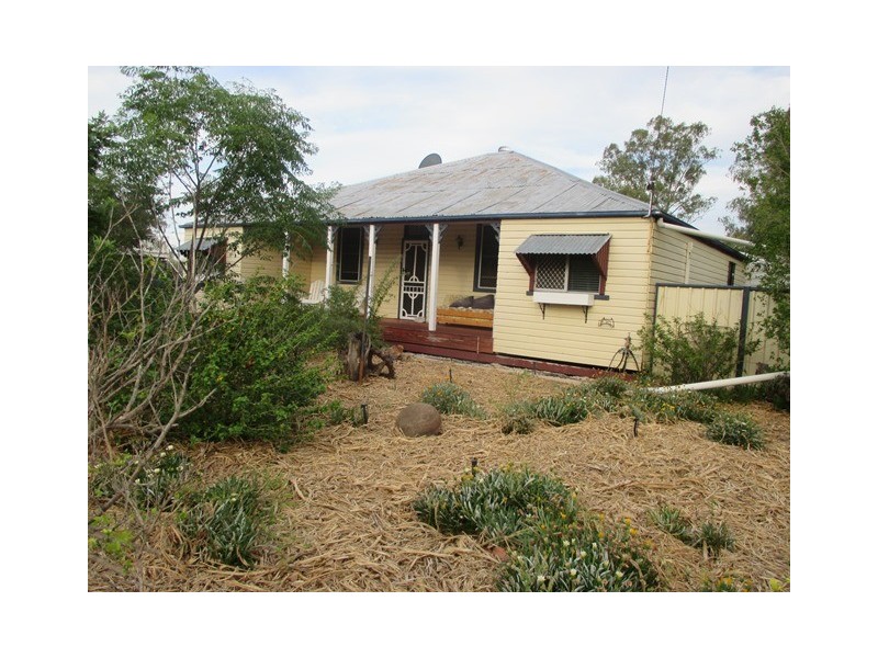 6 GREGORY STREET, Roma QLD 4455