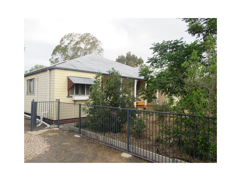 6 GREGORY STREET, Roma QLD 4455