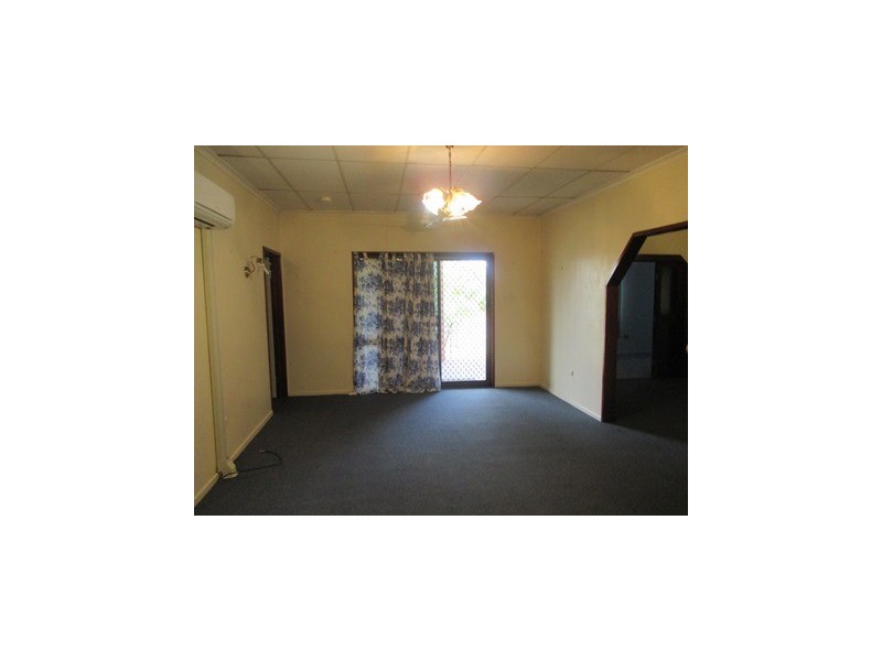 109 Charles Street, Roma QLD 4455