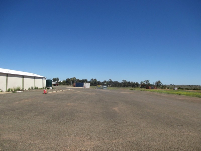 21-39 CURREY STREET, Roma QLD 4455